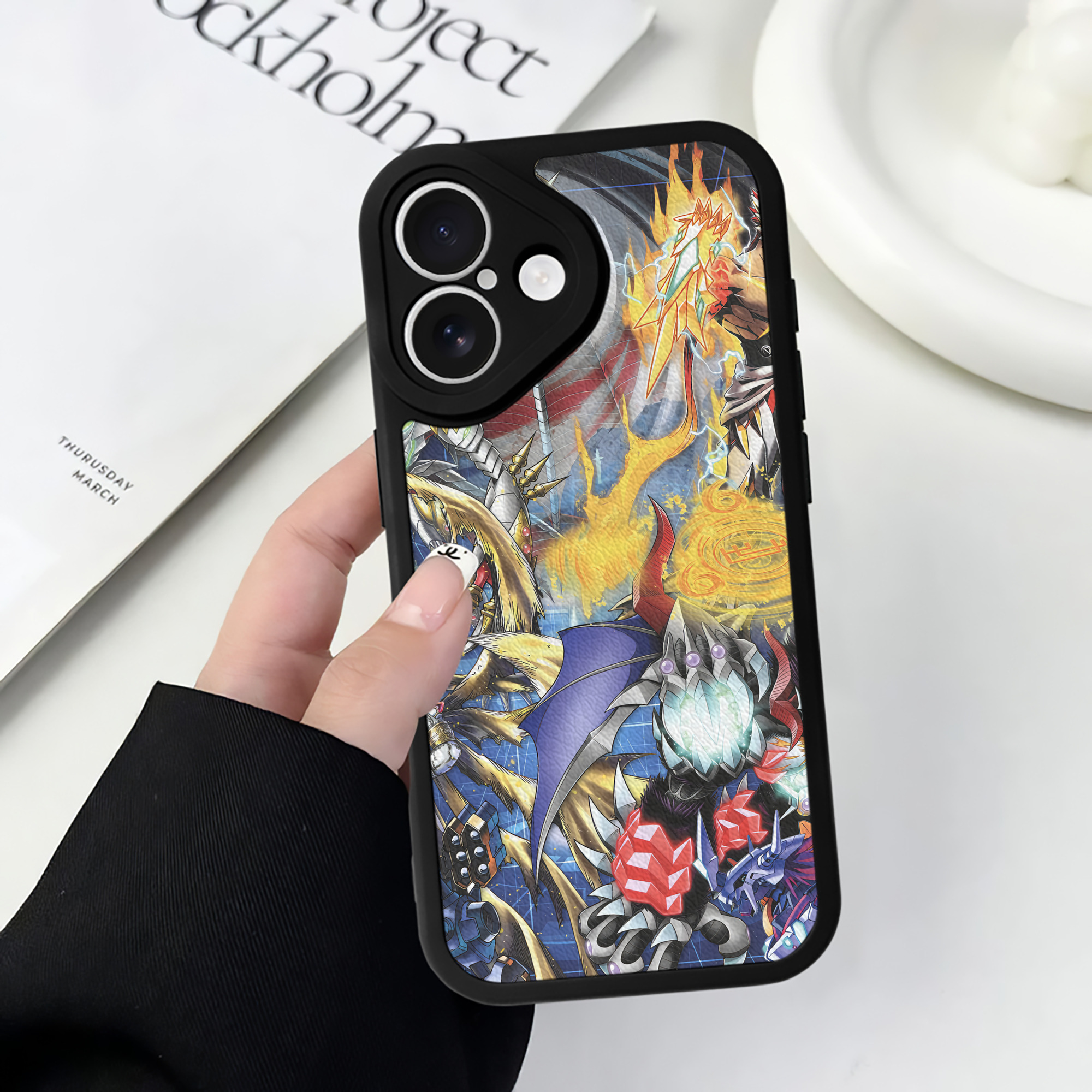 （画像用） Digimon デジタルモンスター/デジモン 【iPhone 16シリーズ対応】シリコンスマホケース（レザー調） 材質：シリコン
